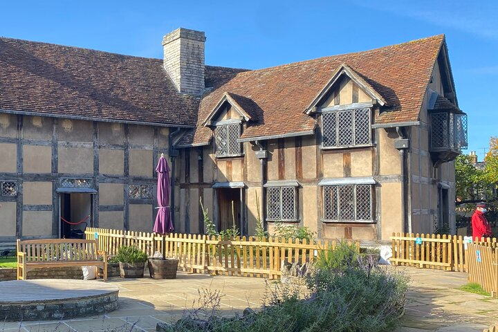 Shakespeare’s Stratford-Upon-Avon: A Self-Guided Audio Tour - Photo 1 of 8